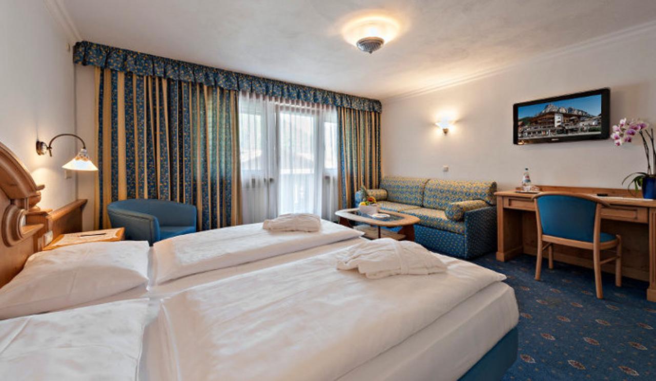 Hotel Marmolada Corvara In Badia Luaran gambar